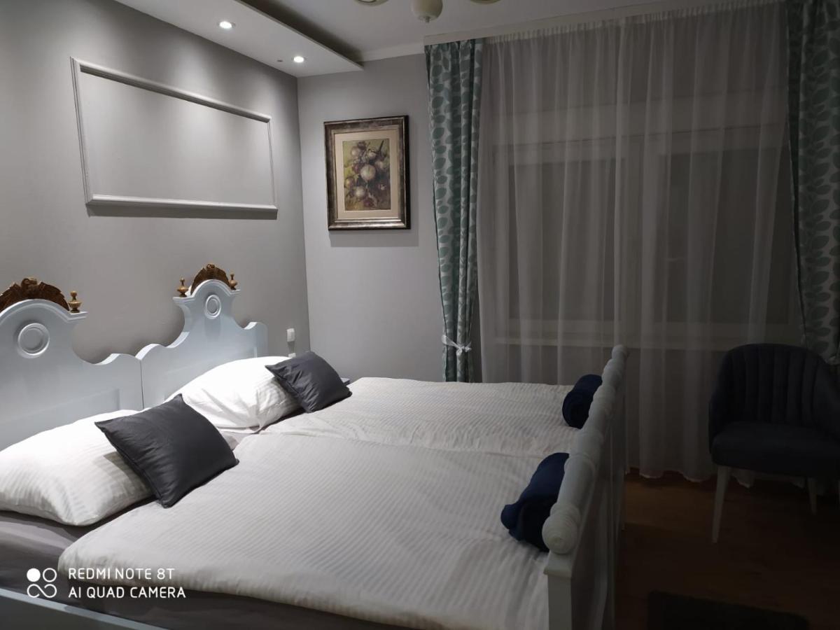 Villa Lucia - Apartments&Rooms Slavonski Brod Extérieur photo