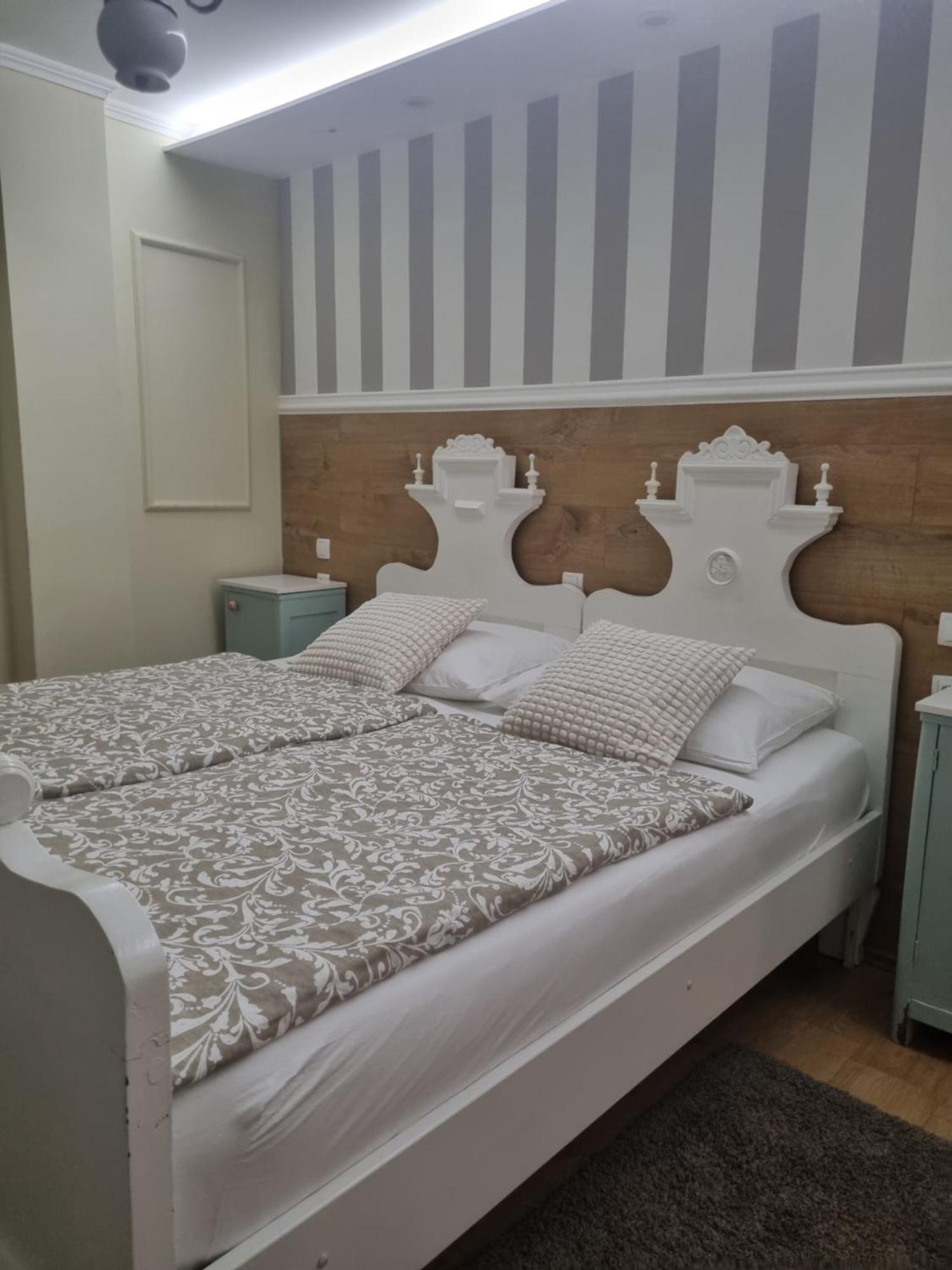 Villa Lucia - Apartments&Rooms Slavonski Brod Extérieur photo