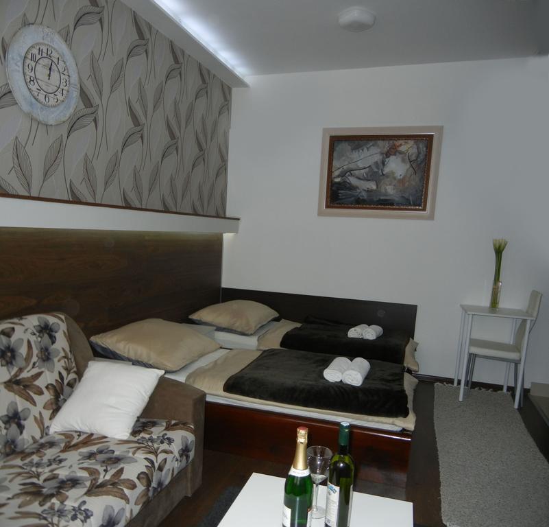 Villa Lucia - Apartments&Rooms Slavonski Brod Extérieur photo