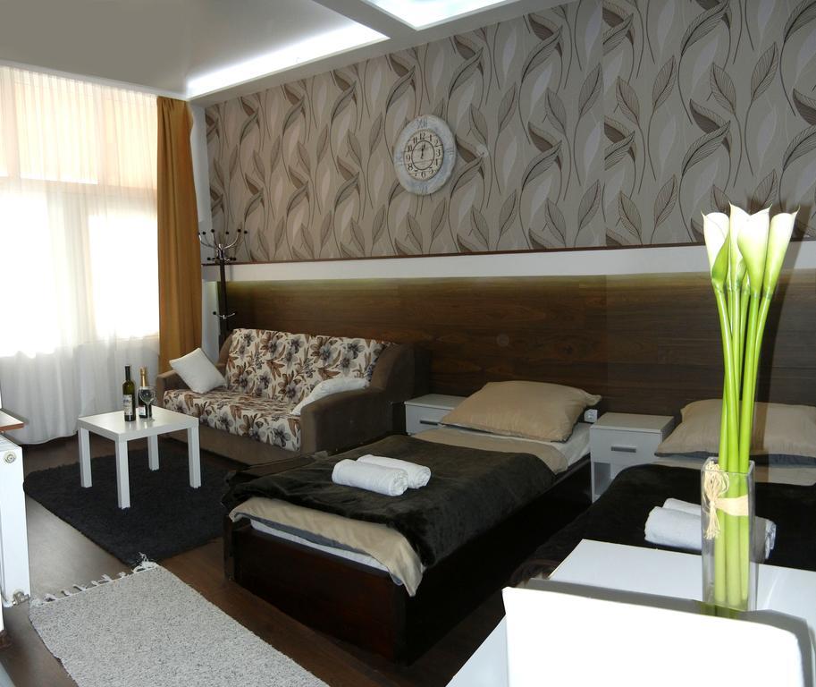 Villa Lucia - Apartments&Rooms Slavonski Brod Extérieur photo
