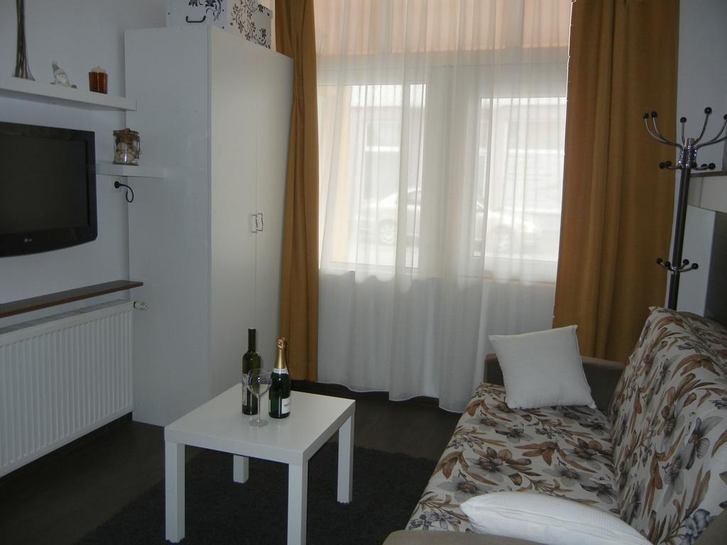 Villa Lucia - Apartments&Rooms Slavonski Brod Extérieur photo