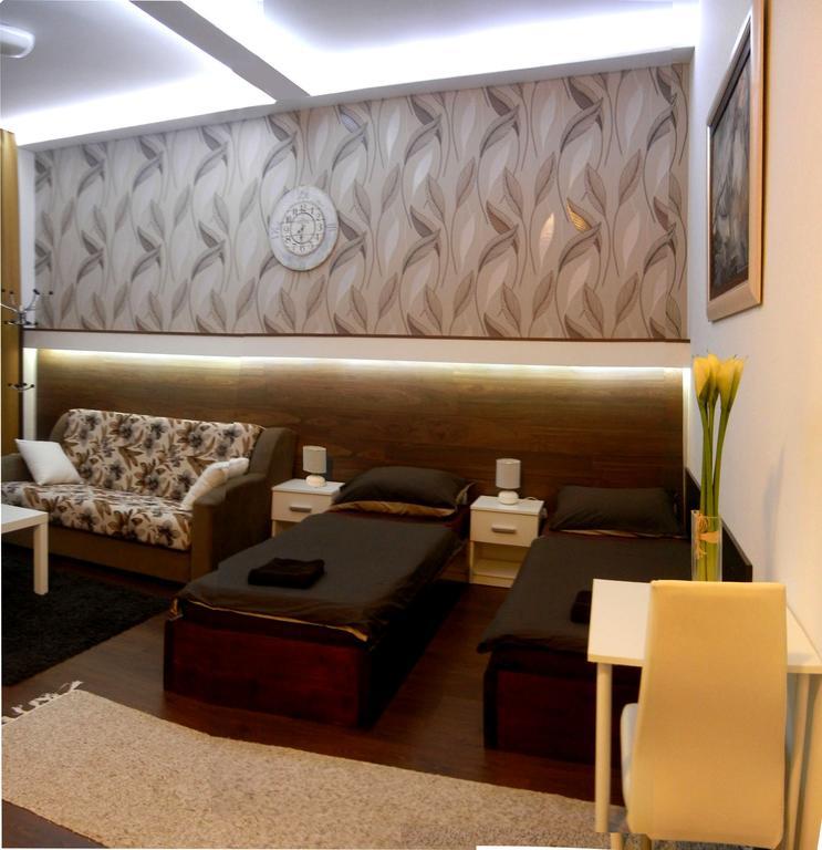 Villa Lucia - Apartments&Rooms Slavonski Brod Extérieur photo