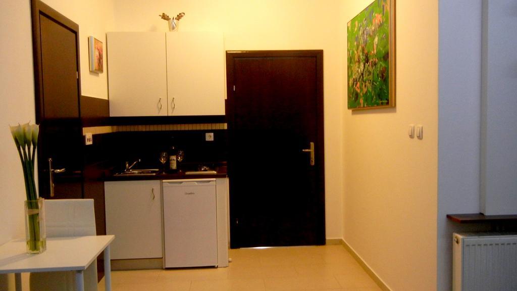 Villa Lucia - Apartments&Rooms Slavonski Brod Extérieur photo