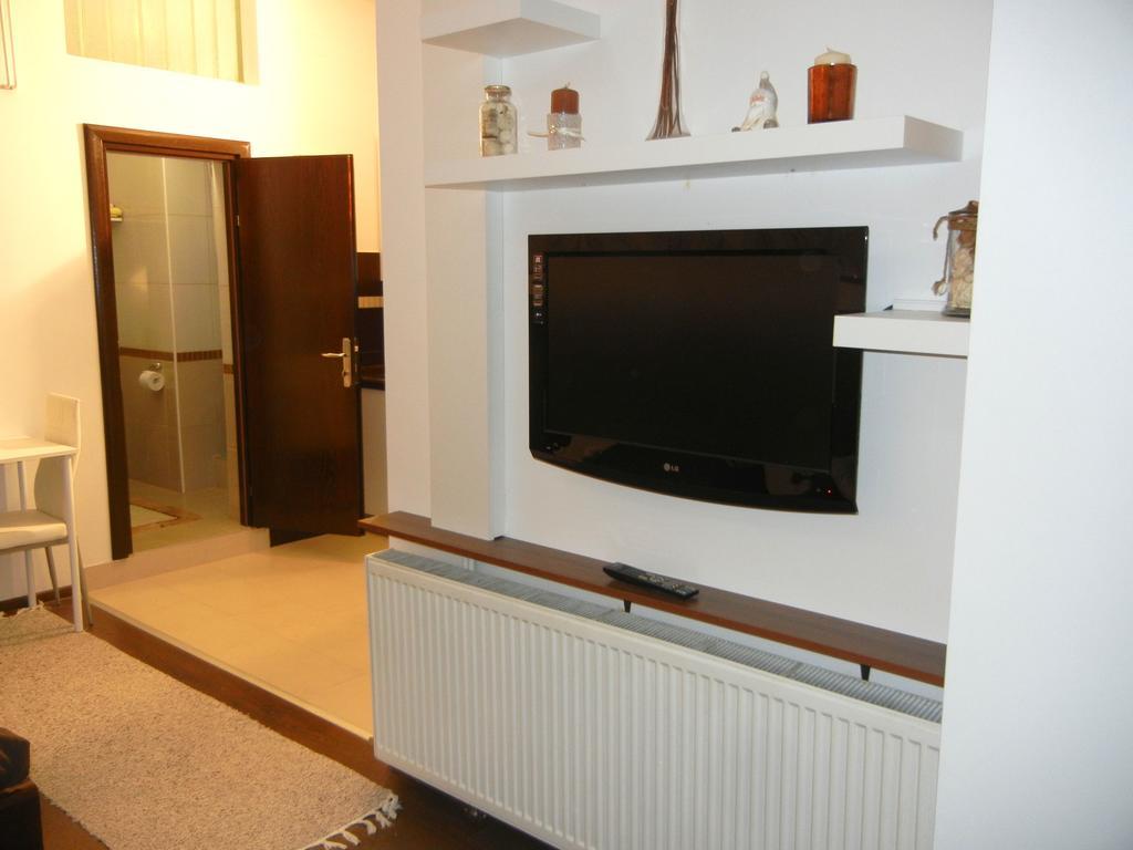 Villa Lucia - Apartments&Rooms Slavonski Brod Extérieur photo