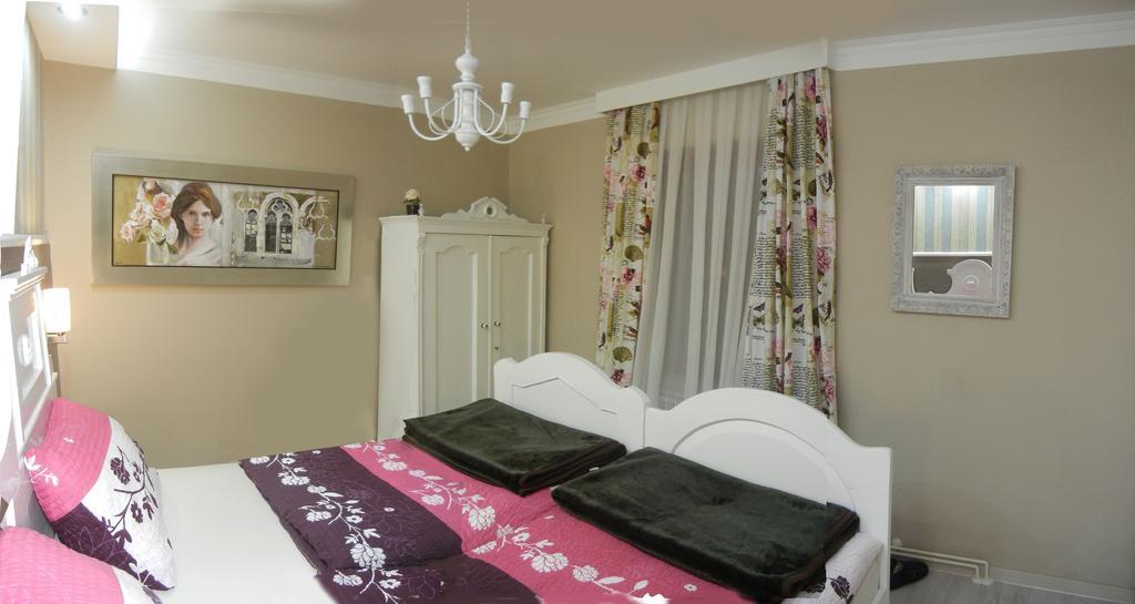 Villa Lucia - Apartments&Rooms Slavonski Brod Extérieur photo