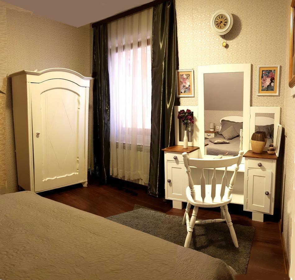 Villa Lucia - Apartments&Rooms Slavonski Brod Extérieur photo